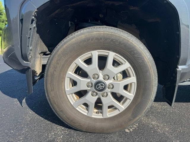 Used 2024 Toyota Tacoma SR5 AWD/4WD image 12