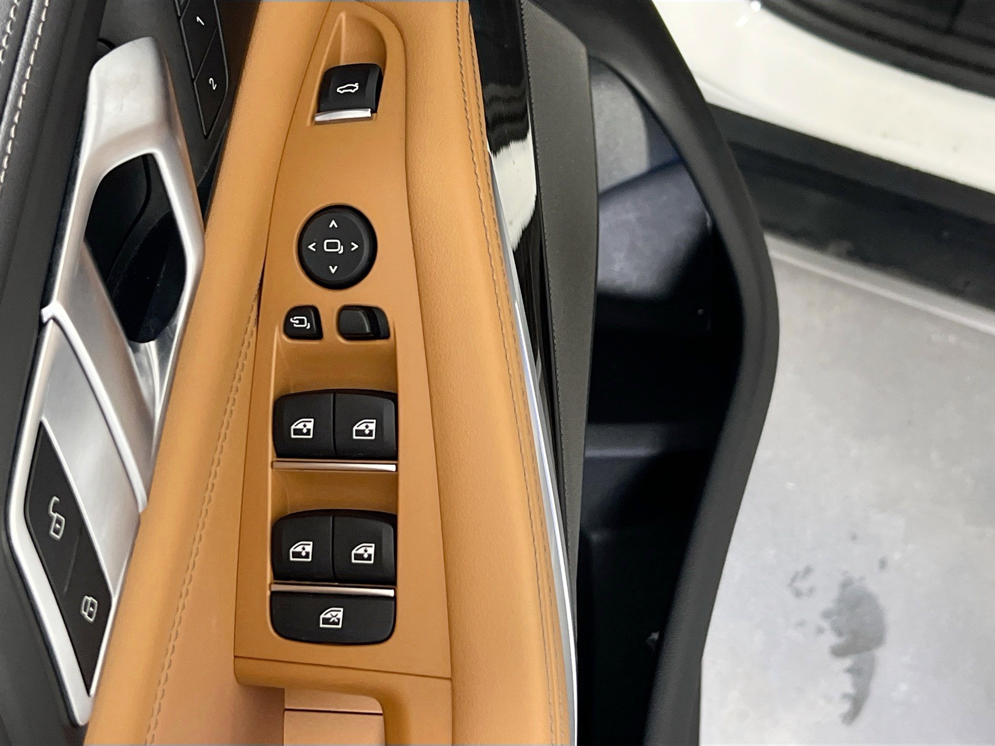 Used 2024 BMW X5 xDrive40i w/ Premium Package image 18