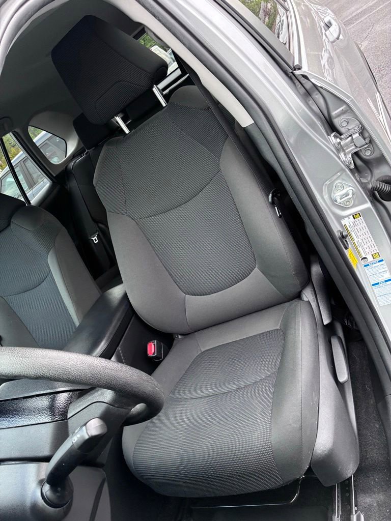 Used 2021 Toyota RAV4 LE AWD/4WD image 20