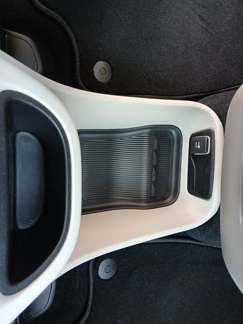 Used 2024 Chrysler Pacifica Touring-L image 36