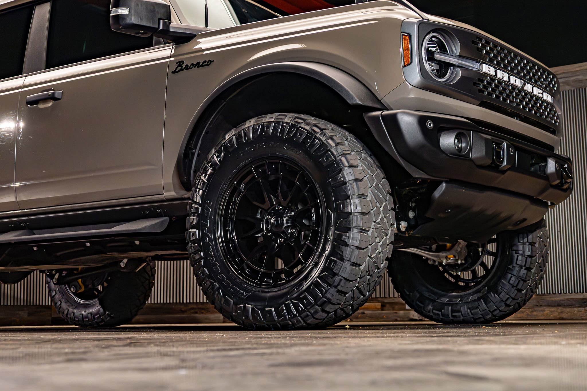 Used 2025 Ford Bronco Badlands AWD/4WD image 16