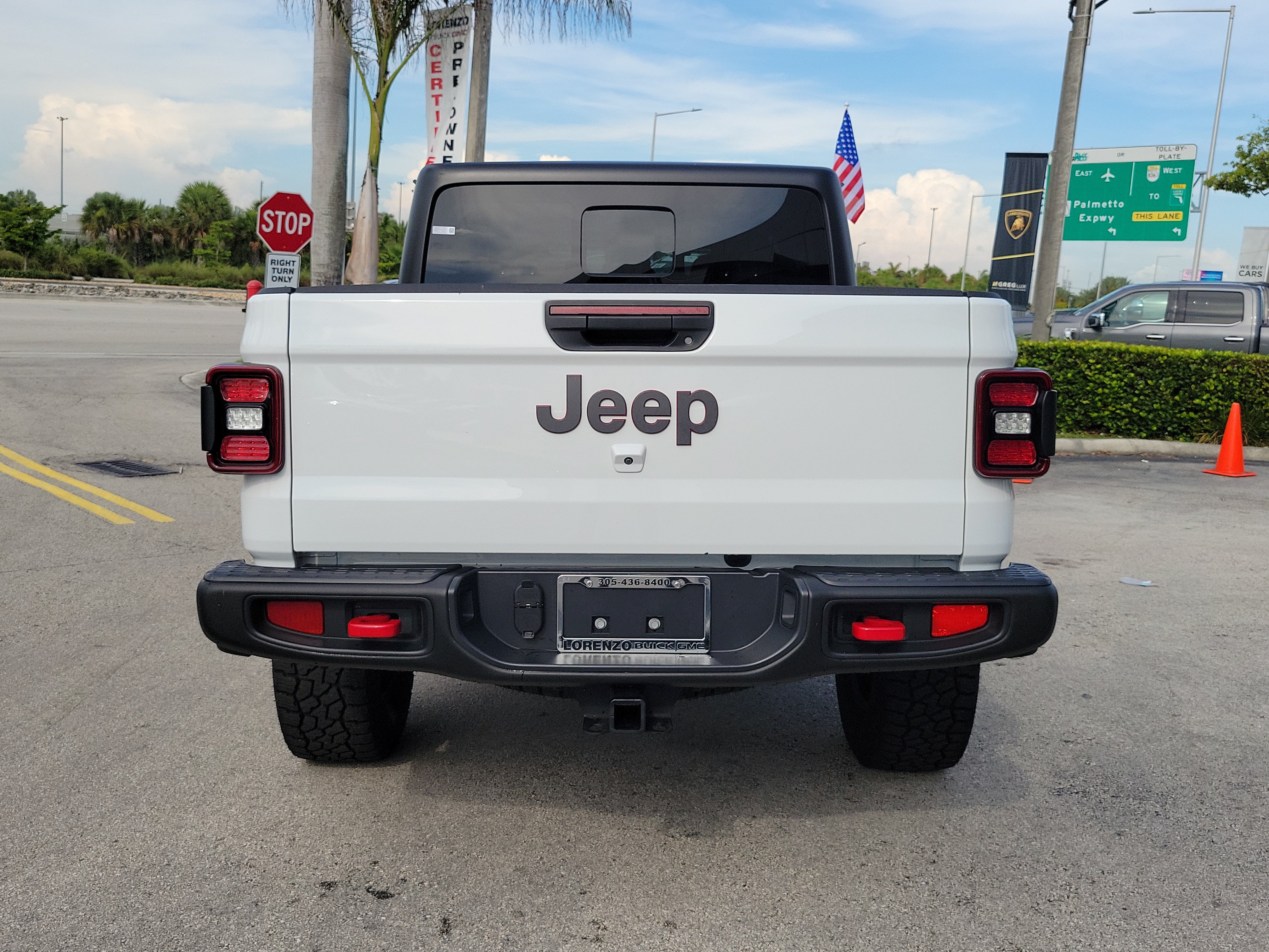 Used 2025 Jeep Gladiator Rubicon AWD/4WD image 6