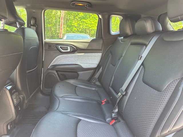 Used 2024 Jeep Compass Latitude w/ Sun and Sound Group AWD/4WD image 11