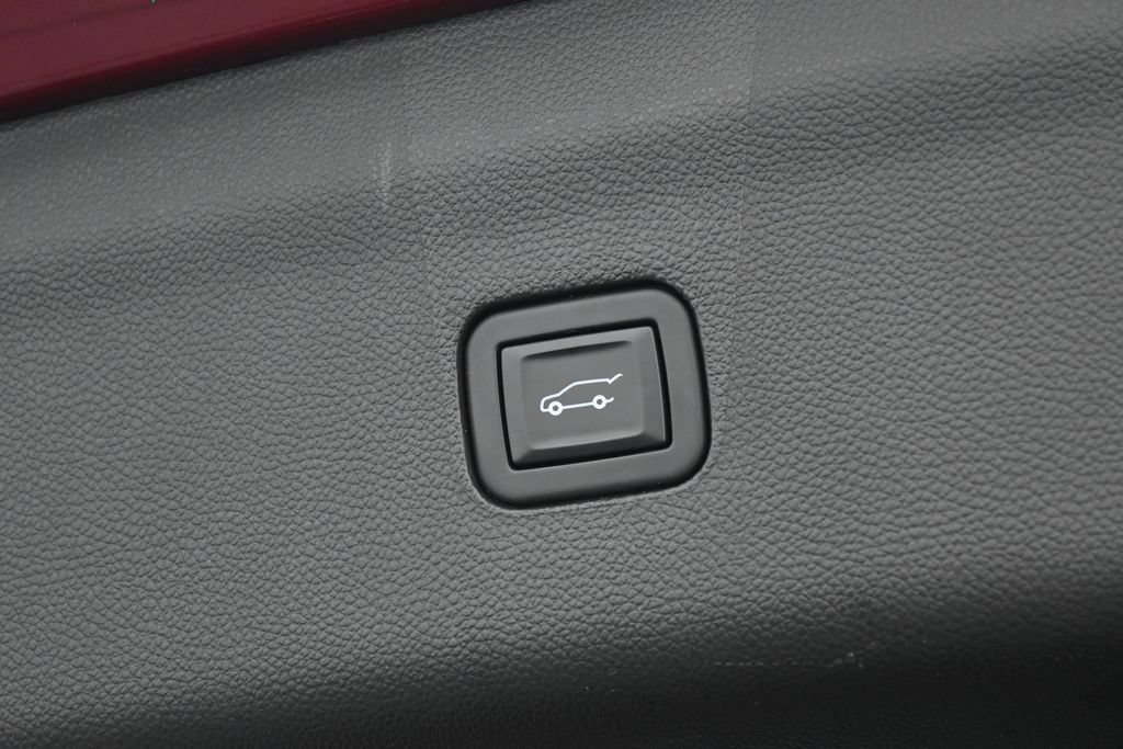 Used 2020 Buick Enclave Essence FWD image 35