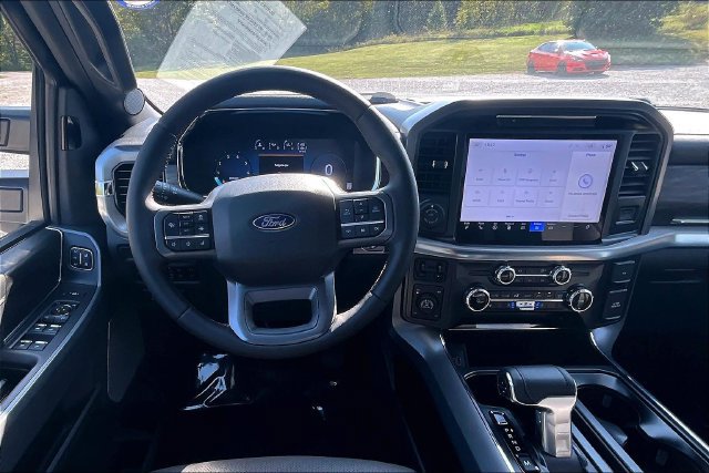 Used 2025 Ford F150 Lariat w/ Equipment Group 501A Mid AWD/4WD image 5