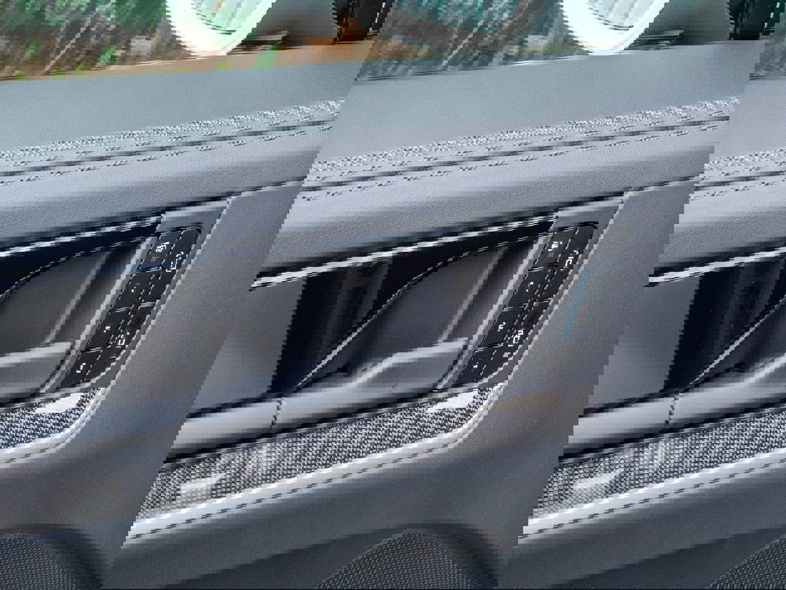 New 2025 Porsche Cayenne Turbo image 28