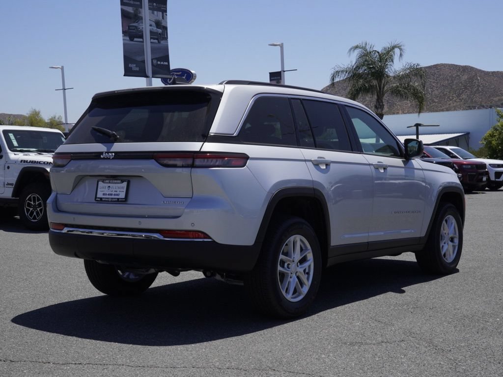 New 2026 Jeep Grand Cherokee Laredo RWD image 4