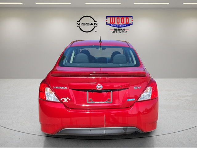 Used 2015 Nissan Versa SV FWD image 3