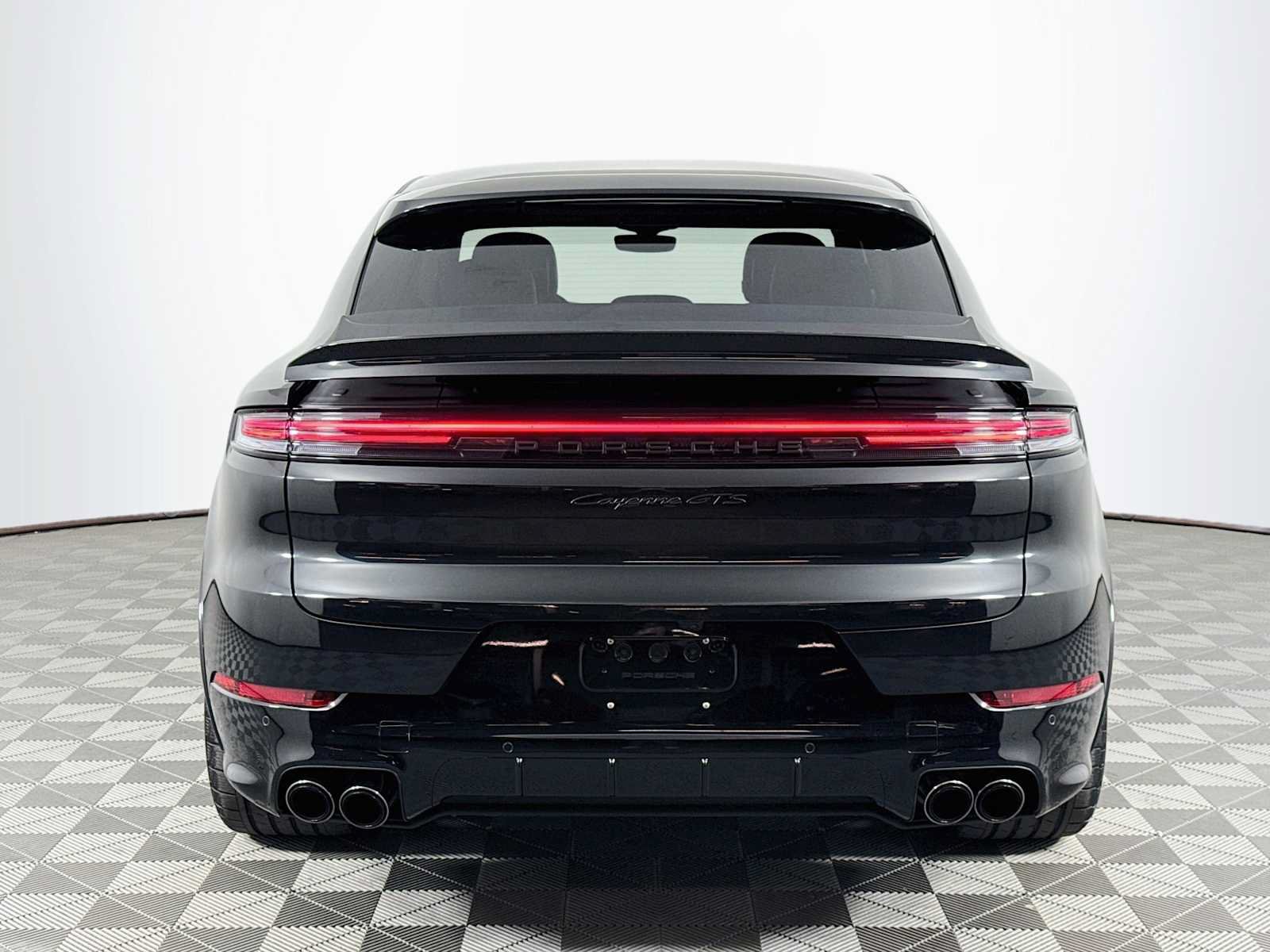 Used 2025 Porsche Cayenne GTS AWD/4WD image 6