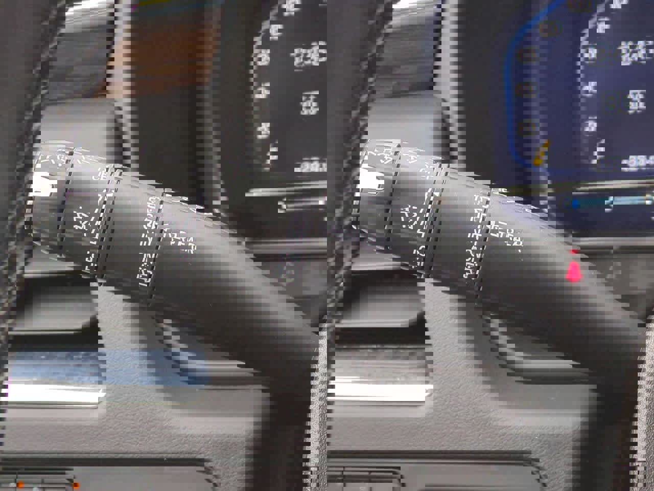 Used 2023 Chevrolet Suburban Premier image 26