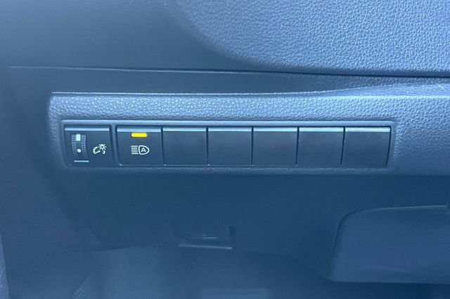 Used 2023 Toyota Corolla LE image 32