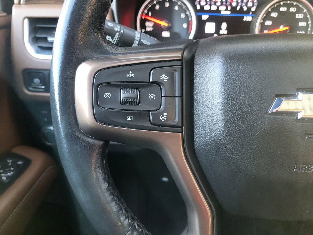 Used 2021 Chevrolet Suburban High Country w/ Premium Package image 7