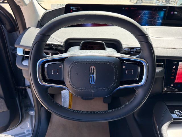 New 2026 Lincoln Navigator Reserve AWD/4WD image 24