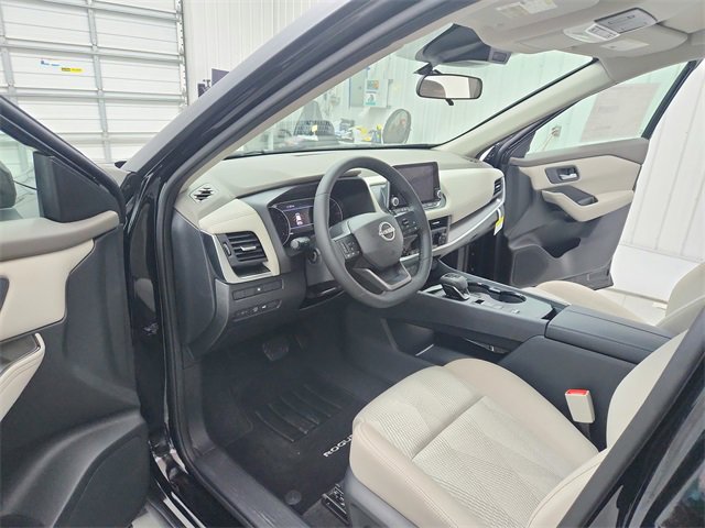 New 2025 Nissan Rogue SV image 18