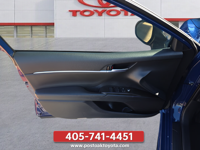 Used 2023 Toyota Camry XSE FWD image 13