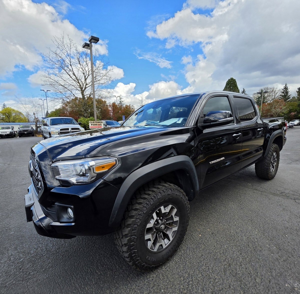 Used 2019 Toyota Tacoma TRD Off-Road AWD/4WD image 3