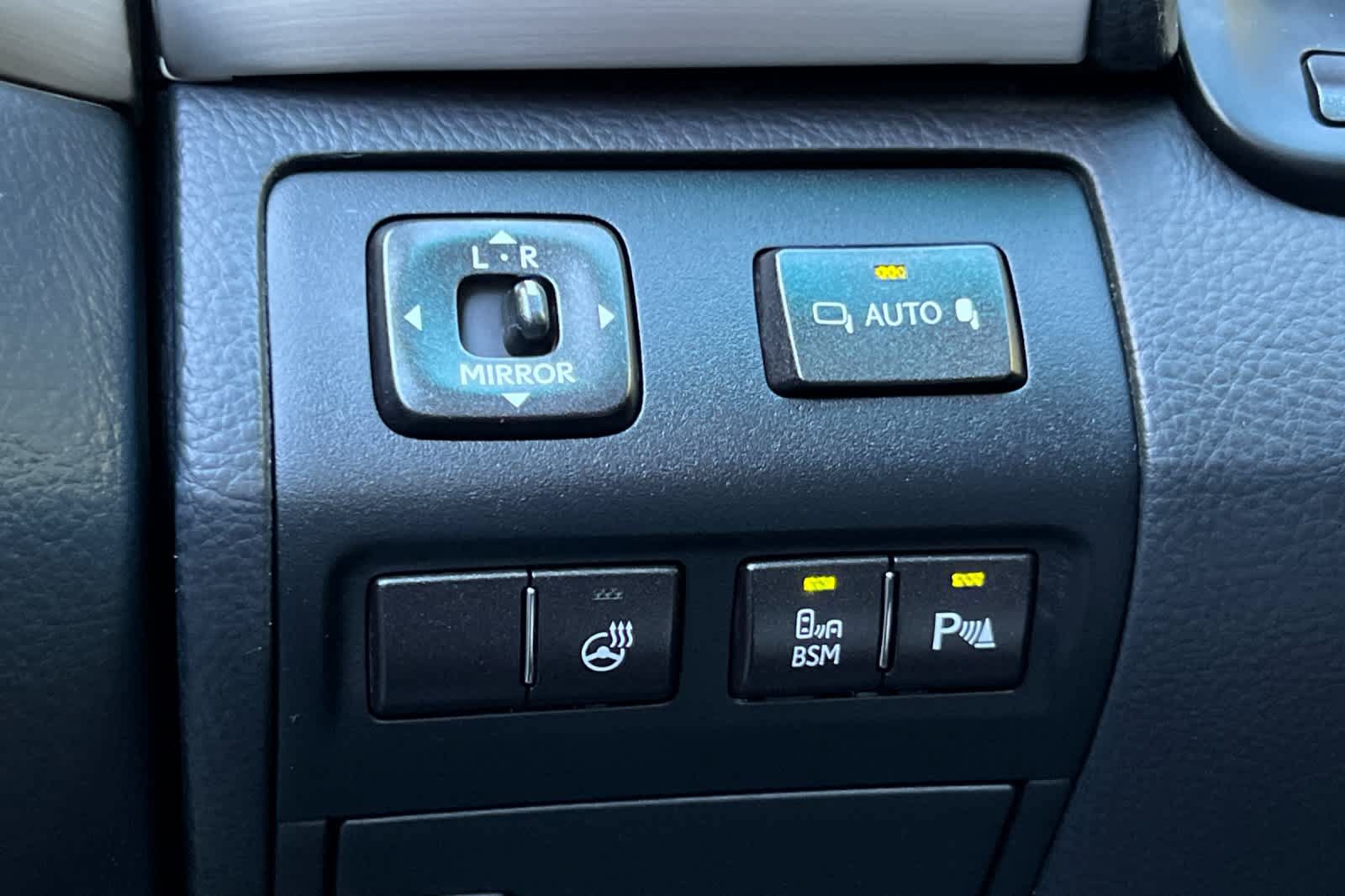Used 2014 Lexus LS 460 w/ Comfort Package RWD image 31