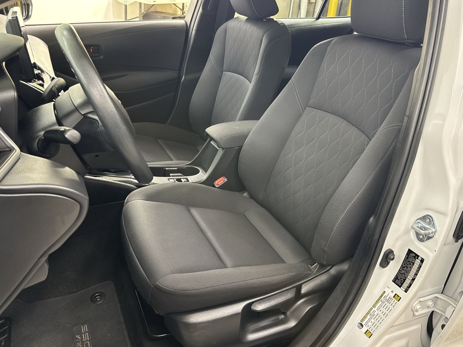 Used 2024 Toyota Corolla LE FWD image 14