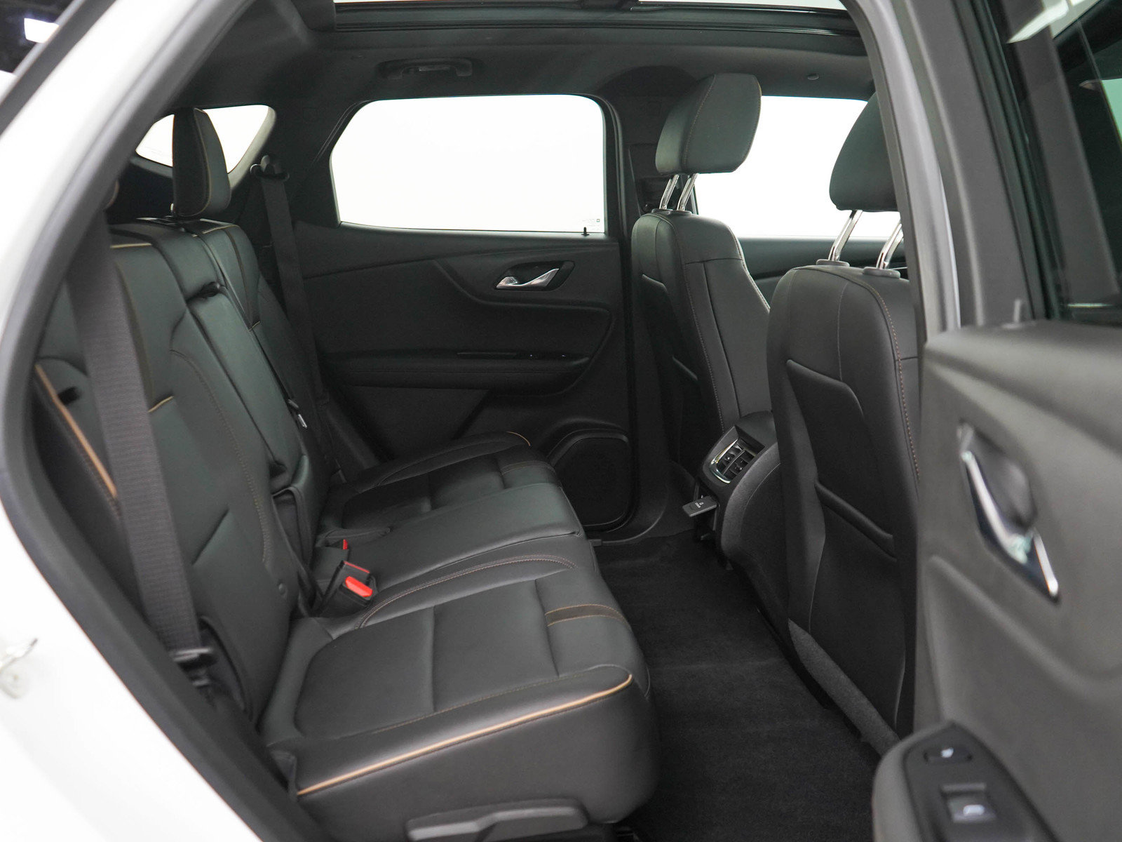 Used 2019 Chevrolet Blazer Premier w/ Sun and Wheels Package AWD/4WD image 12