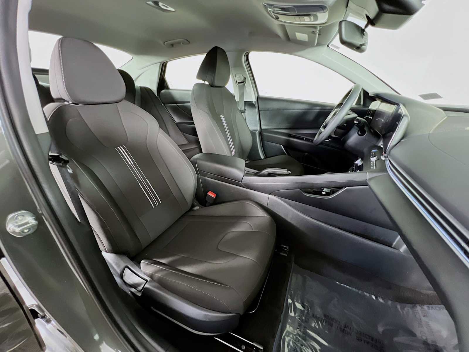 Certified 2024 Hyundai Elantra SEL image 27