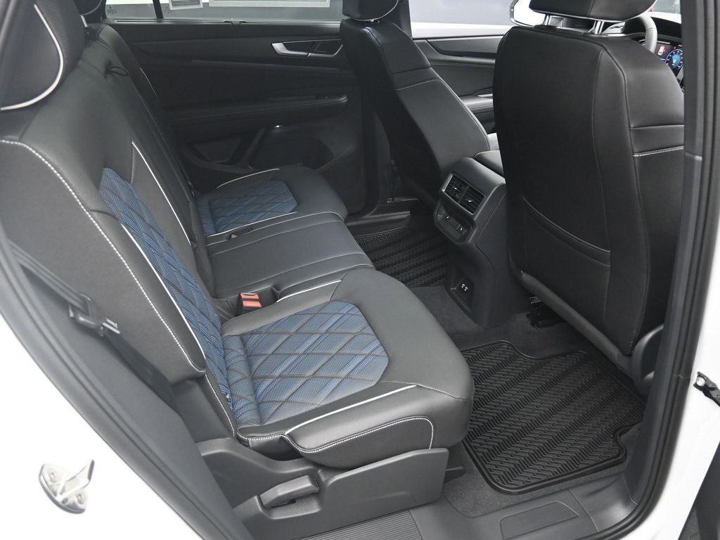New 2025 Volkswagen Atlas Cross Sport SEL Premium R-Line image 25