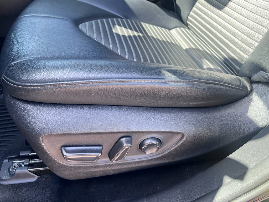 Used 2022 Toyota Highlander XSE image 23