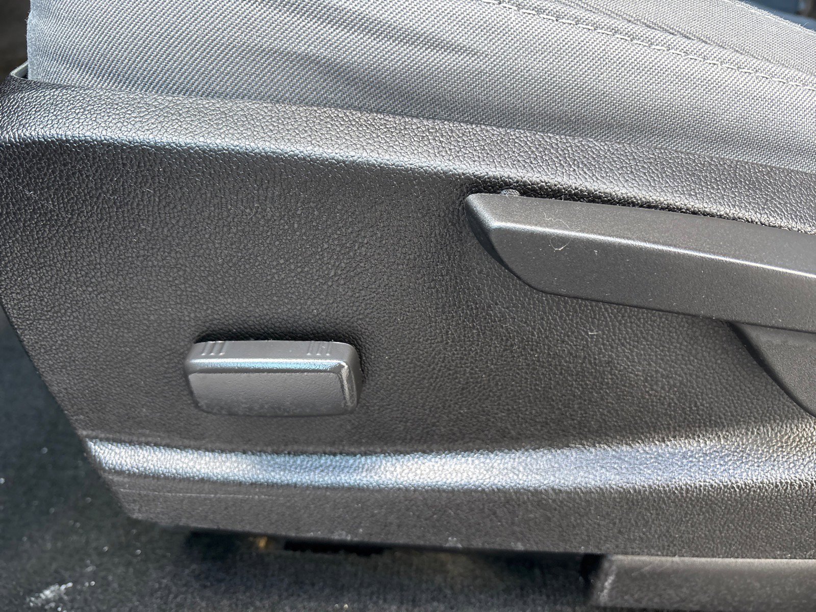 Used 2017 Chevrolet Colorado W/T image 12