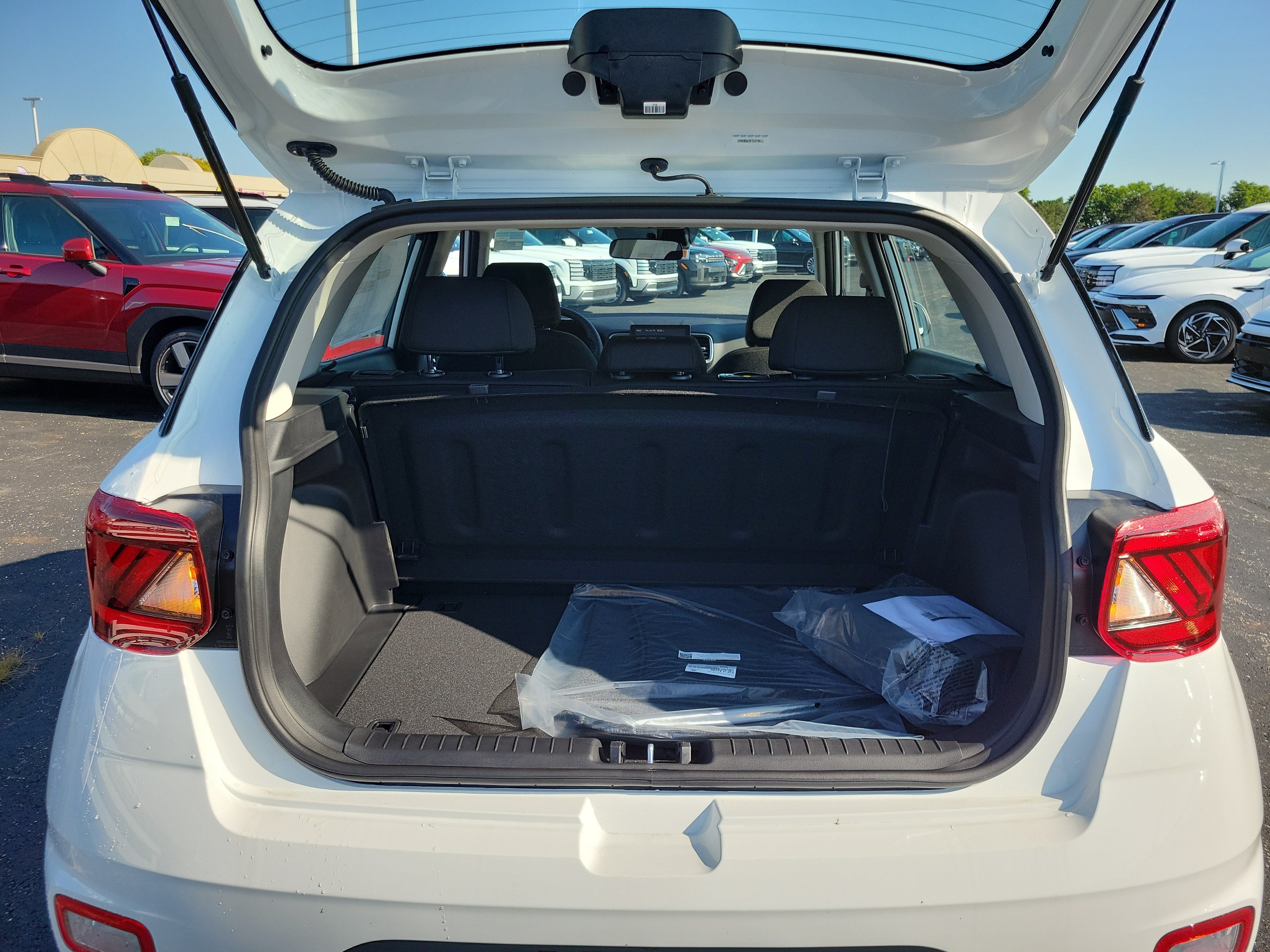 New 2026 Hyundai Venue SE FWD image 5