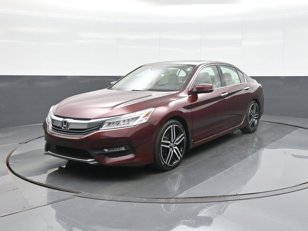Used 2017 Honda Accord Touring image 3