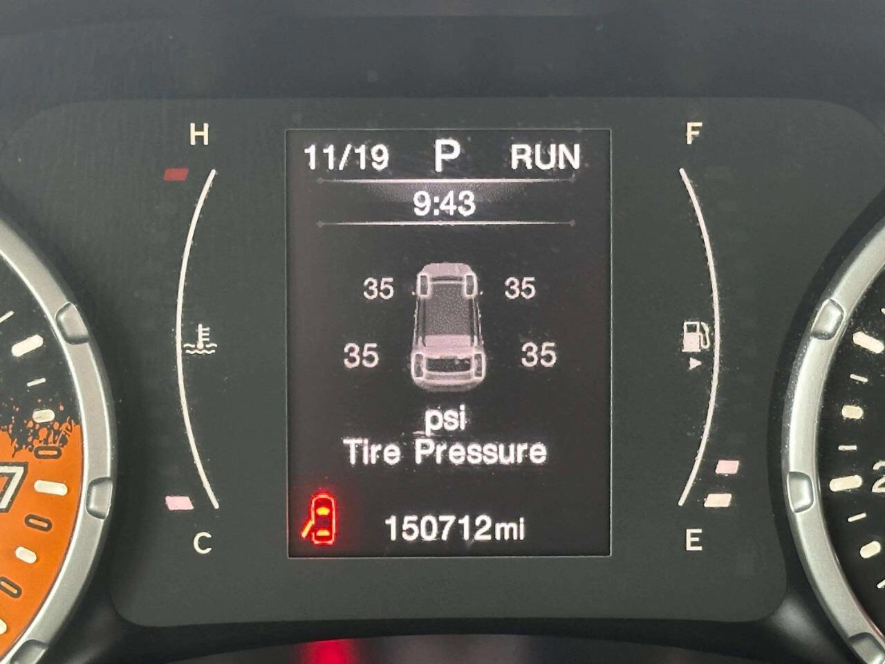 Used 2015 Jeep Renegade Latitude w/ Popular Equipment Group image 20