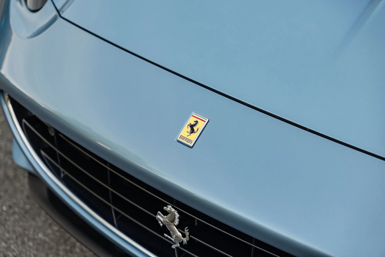 Used 2010 Ferrari California RWD image 74