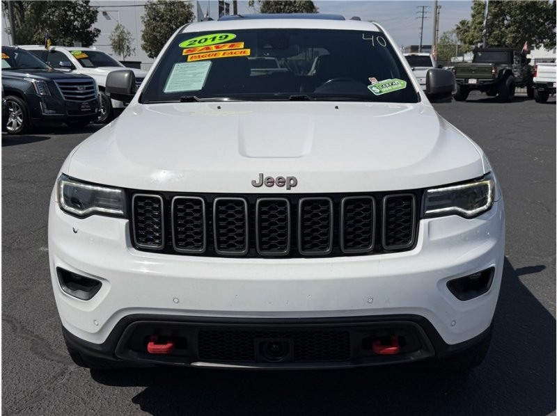 Used 2019 Jeep Grand Cherokee Trailhawk w/ Trailhawk Luxury Group AWD/4WD image 2