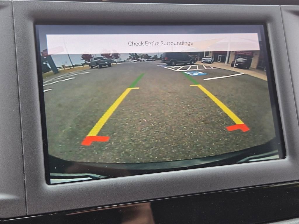 Used 2022 Chrysler Voyager LX image 25