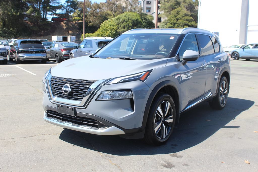 Used 2023 Nissan Rogue Platinum w/ Platinum Premium Package FWD image 3
