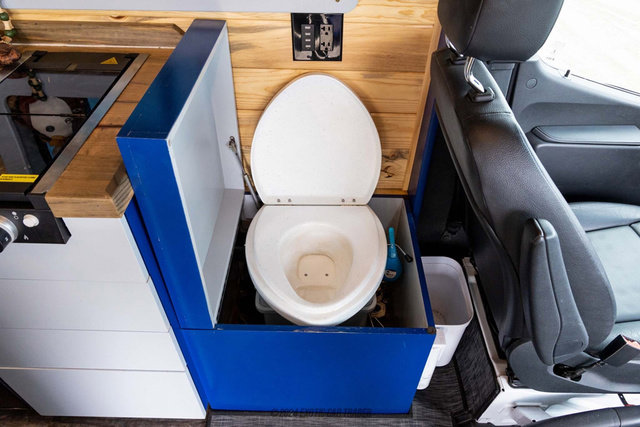 Used 2021 Mercedes-Benz Sprinter 2500 image 55