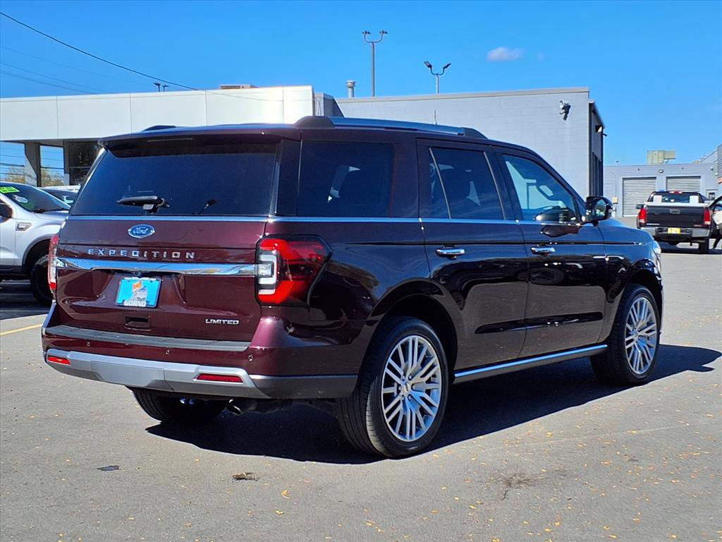 Used 2023 Ford Expedition Limited image 2