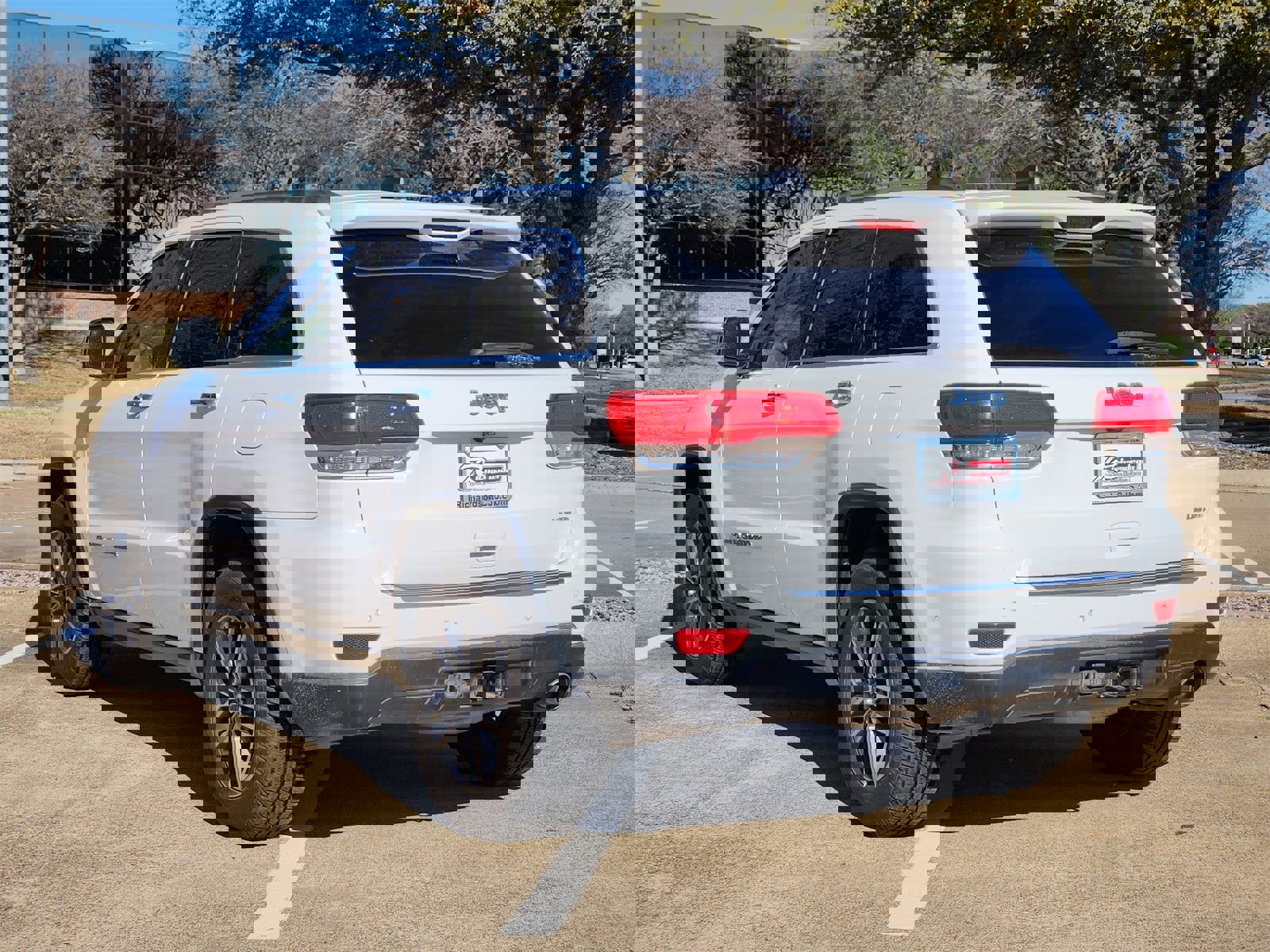 Used 2019 Jeep Grand Cherokee Limited image 4