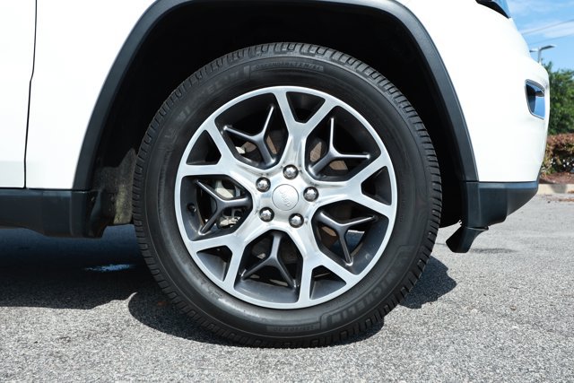Used 2022 Jeep Grand Cherokee Limited RWD image 5