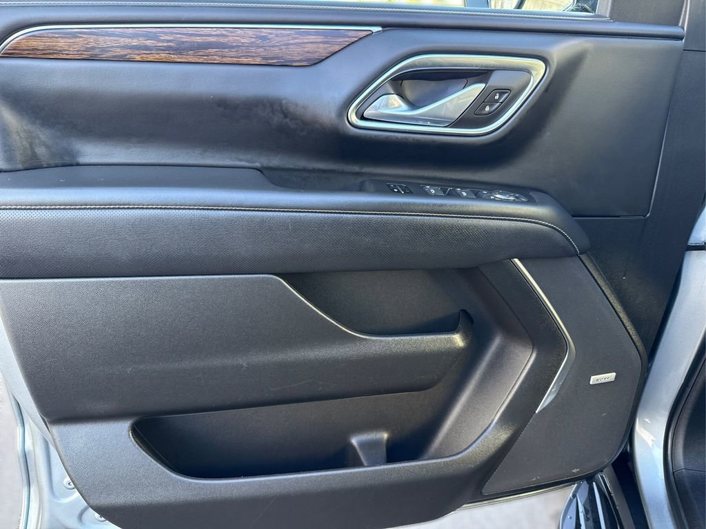 Used 2024 Chevrolet Suburban Premier image 26