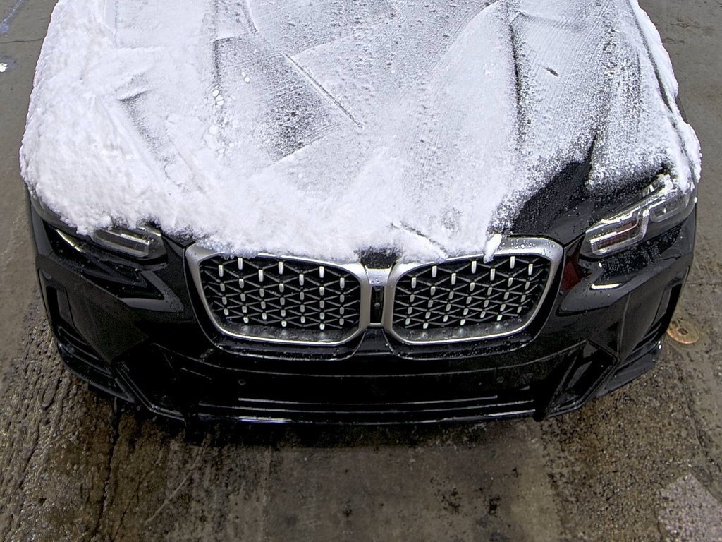 Used 2024 BMW X4 xDrive30i w/ M Sport Package image 2