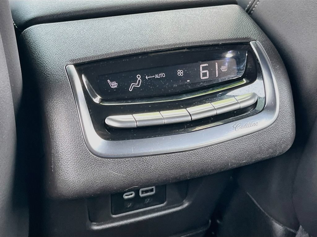 Used 2023 Cadillac XT6 Sport w/ Technology Package AWD/4WD image 27