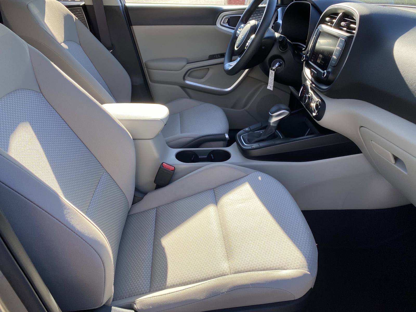 Used 2025 Kia Soul LX image 24