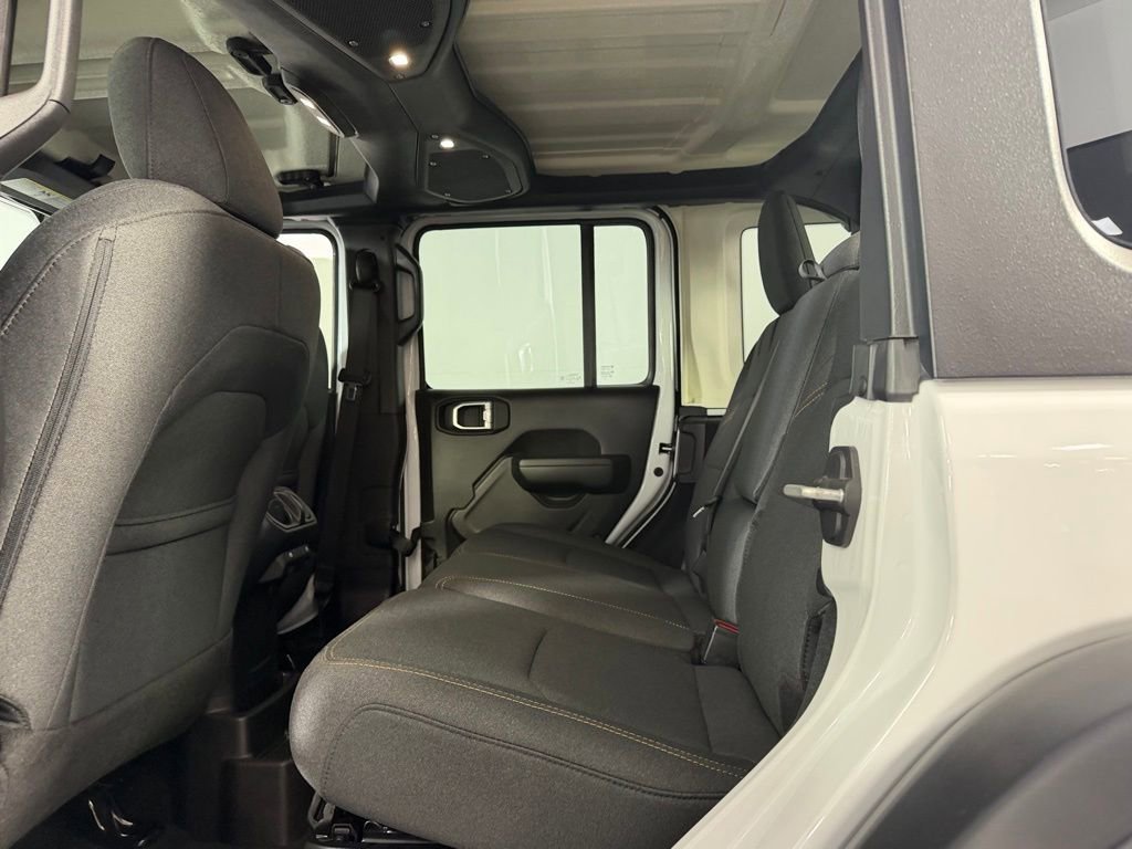 Used 2024 Jeep Wrangler Unlimited image 29
