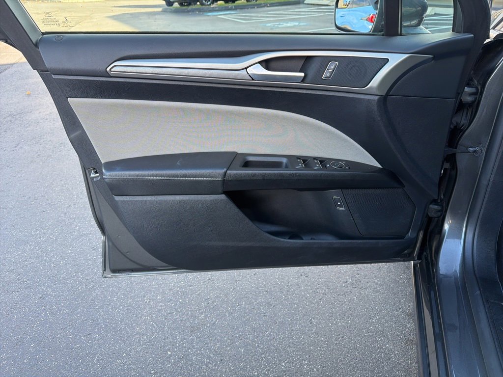 Used 2018 Ford Fusion S image 26