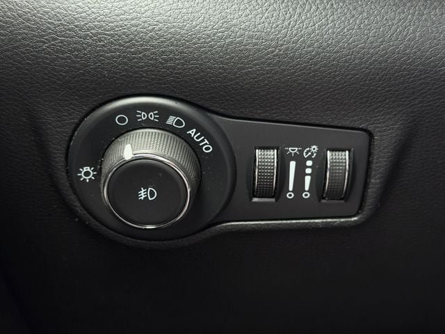 Used 2024 Jeep Compass Trailhawk AWD/4WD image 21