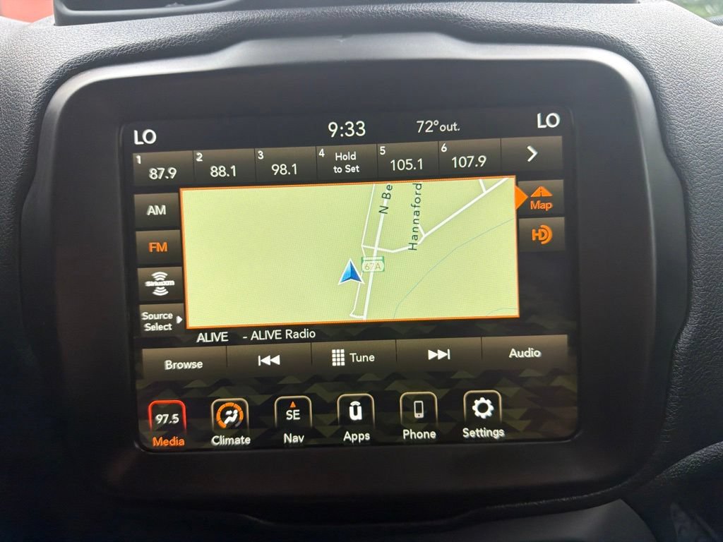 Used 2023 Jeep Renegade Latitude AWD/4WD image 27