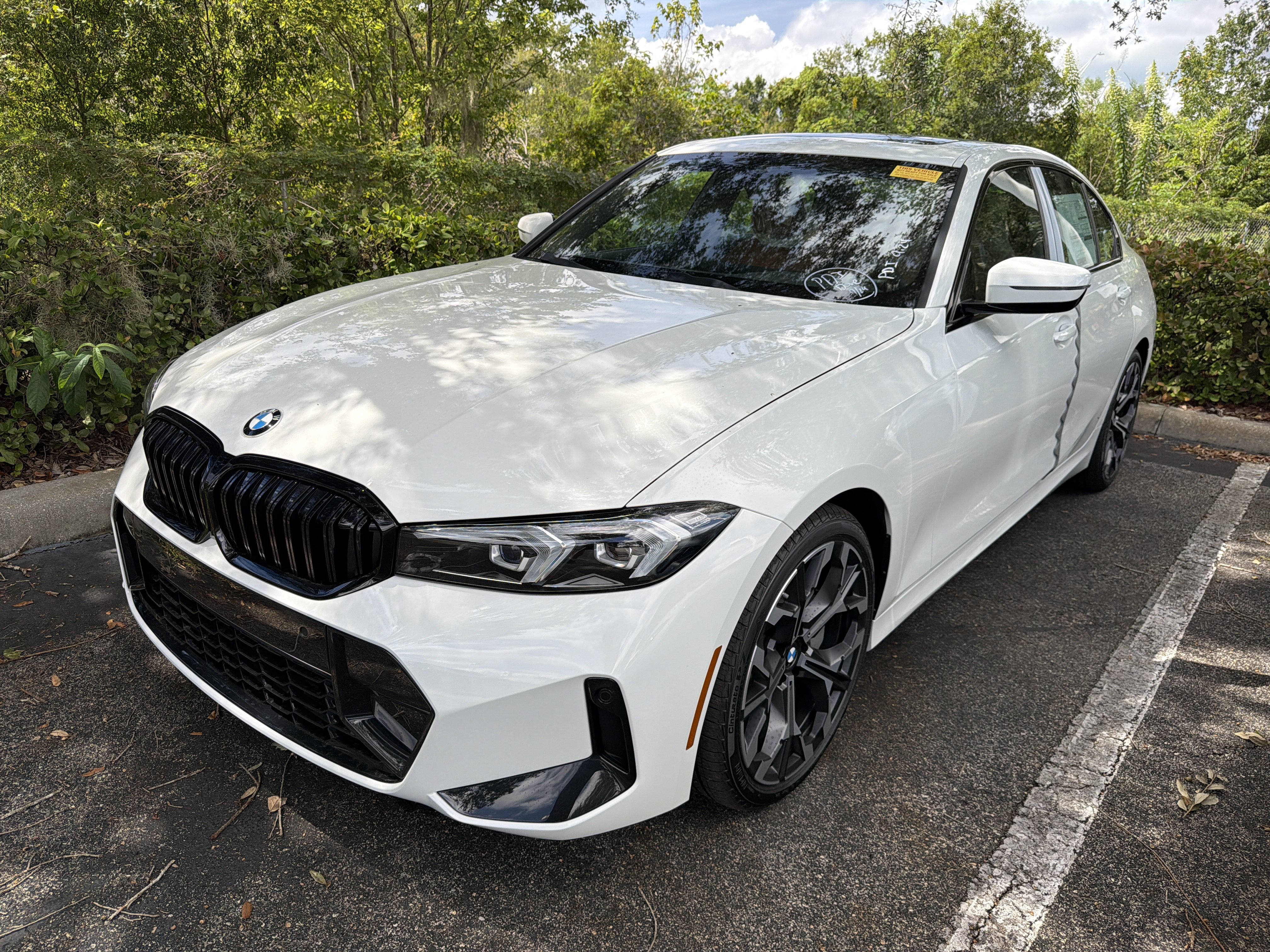 New 2026 BMW 330i Sedan w/ M Sport Package RWD image 3