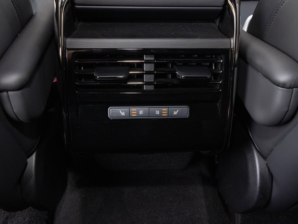 Used 2023 Land Rover Range Rover Sport SE Dynamic image 36