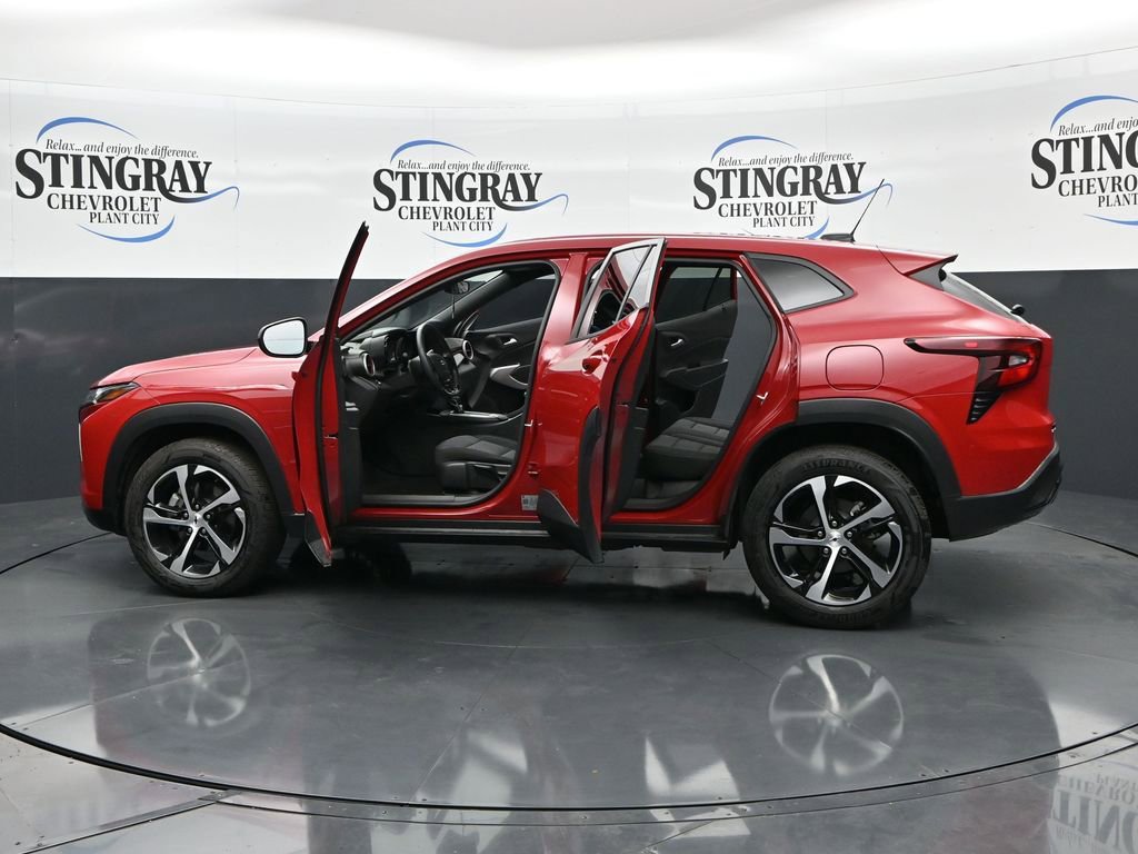 Used 2026 Chevrolet Trax RS image 28