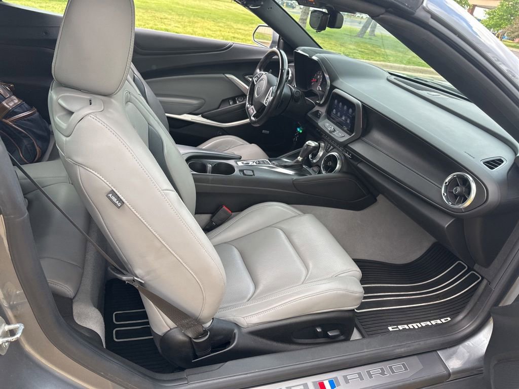 Used 2021 Chevrolet Camaro SS RWD image 9